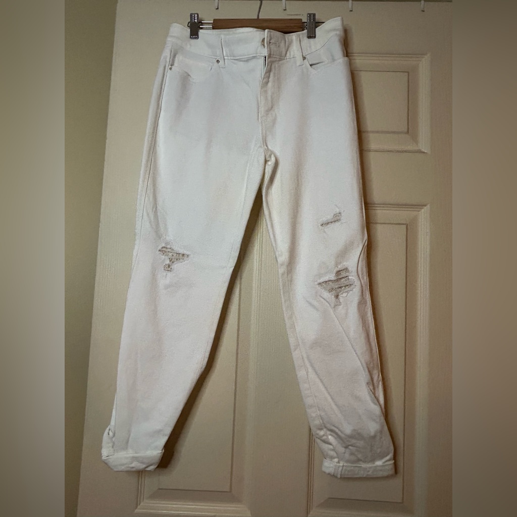 White House Black Market Women's White Distressed Jeans